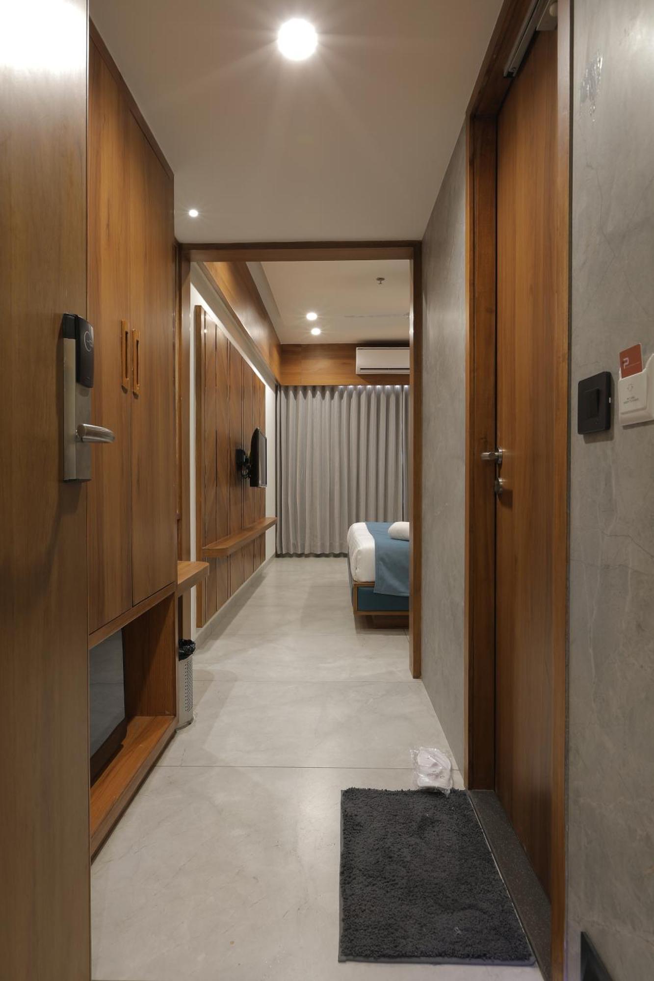 Plenteous Inn Ahmedabad Exterior photo