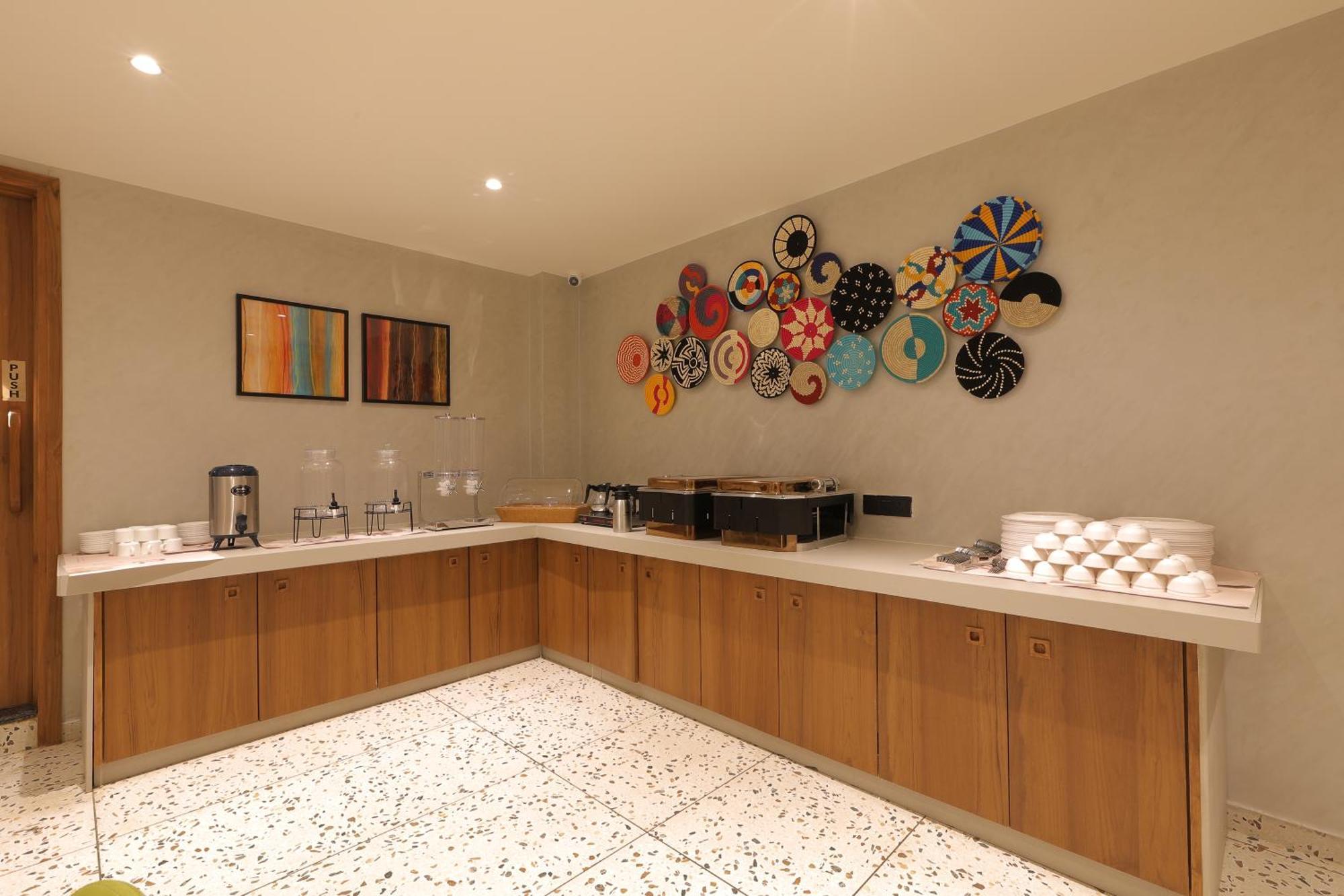 Plenteous Inn Ahmedabad Exterior photo