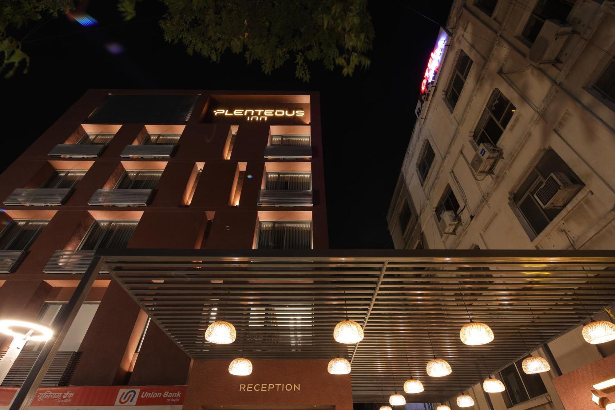 Plenteous Inn Ahmedabad Exterior photo