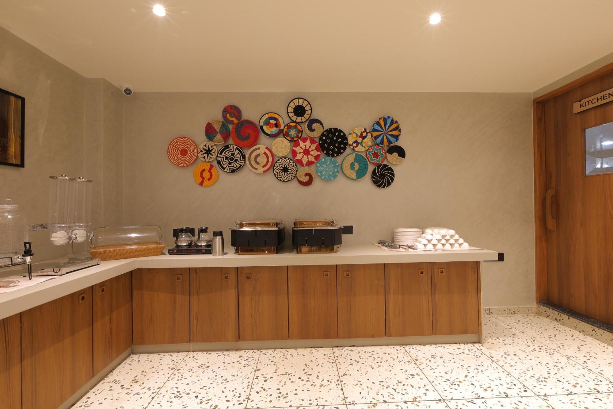 Plenteous Inn Ahmedabad Exterior photo