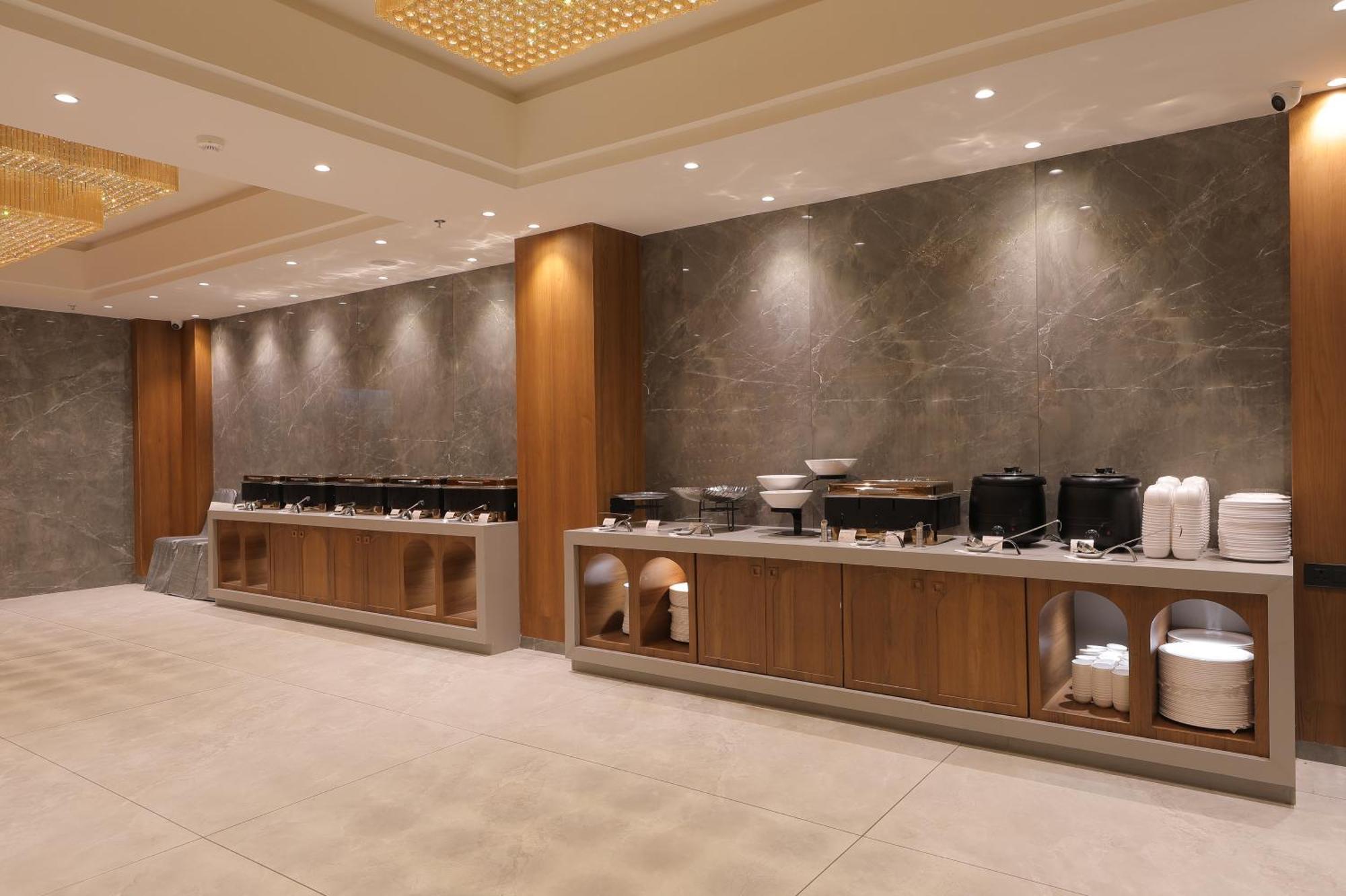 Plenteous Inn Ahmedabad Exterior photo