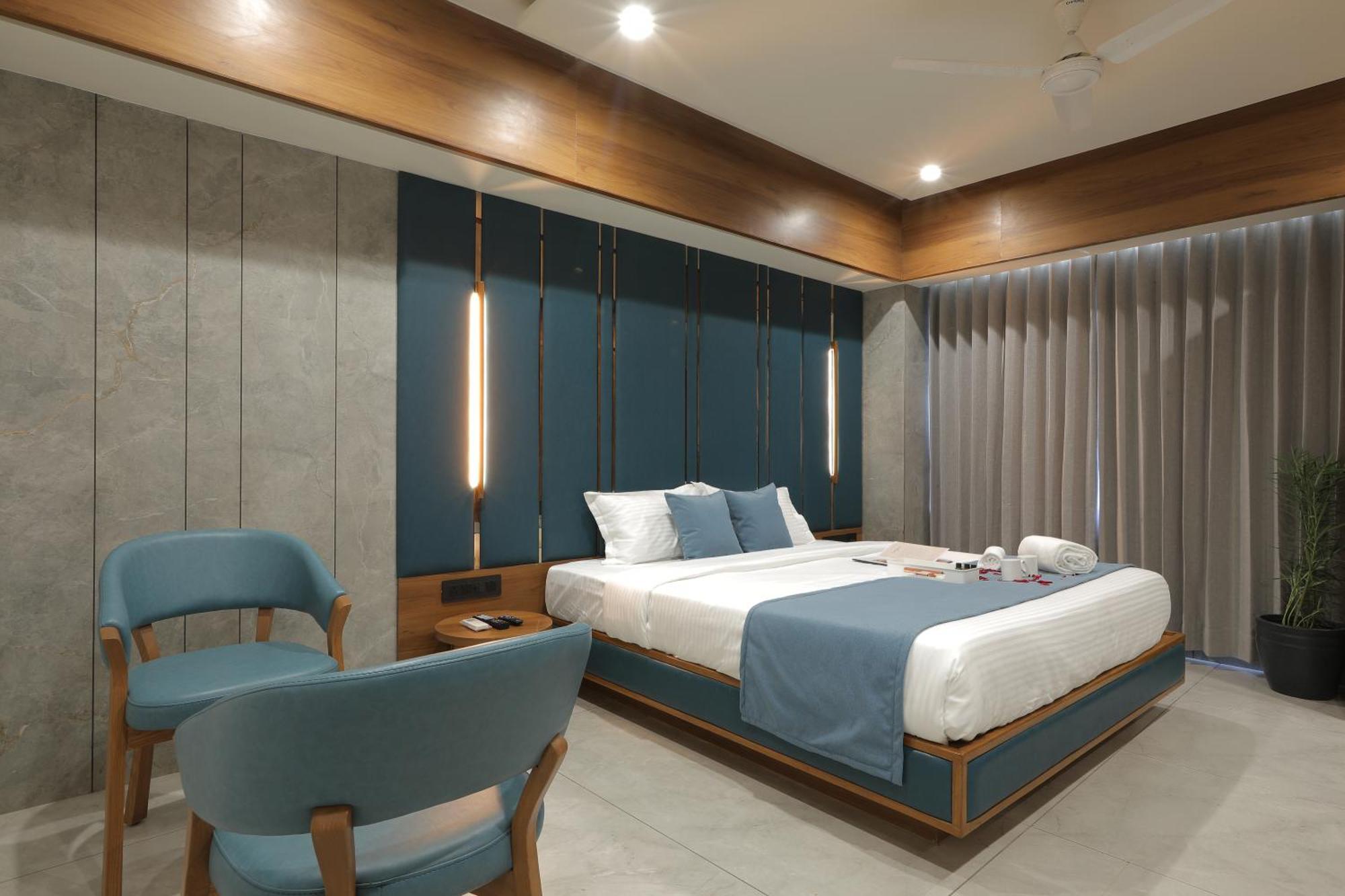 Plenteous Inn Ahmedabad Exterior photo
