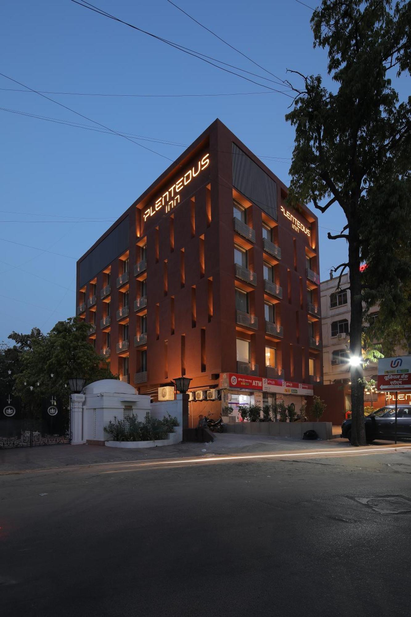 Plenteous Inn Ahmedabad Exterior photo