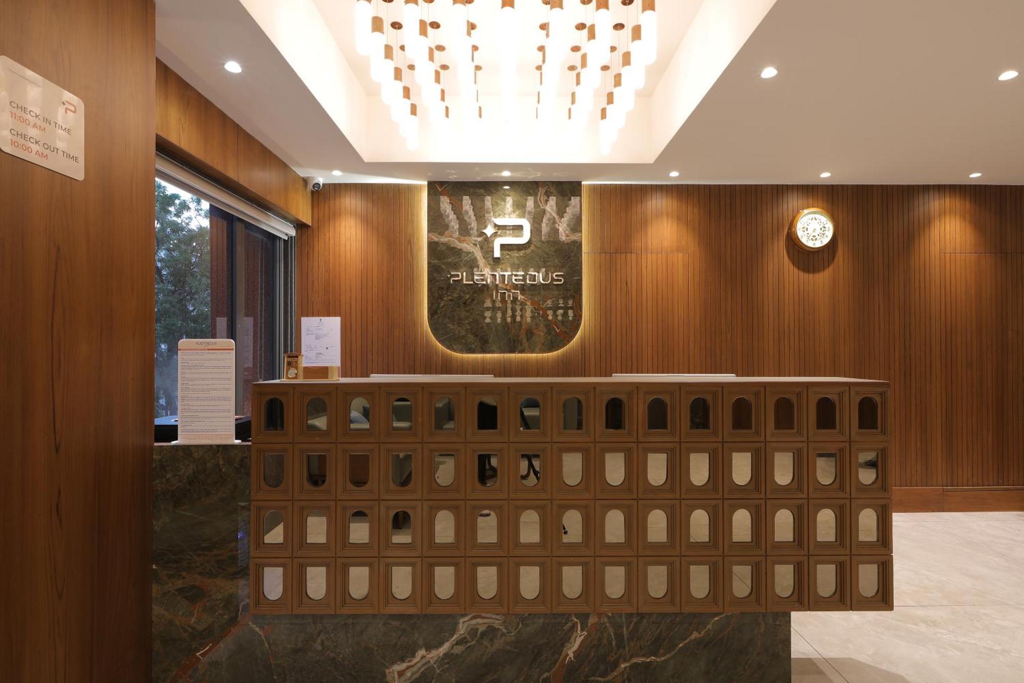 Plenteous Inn Ahmedabad Exterior photo